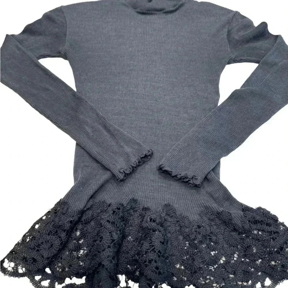 Ghiro Women's Long Sleeve Top Size Gray Ribbed Knit Lace Hem Size Small Italy